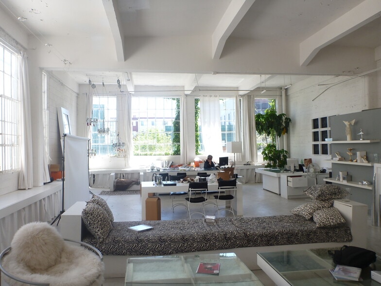 More Photos Of 2170 Folsom St, San Francisco Flex For Lease