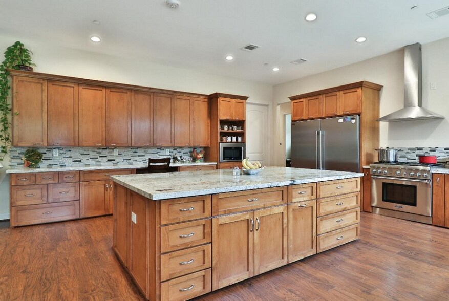 More Photos Of 196 Camelot St, Conroe Assisted Living For Sale