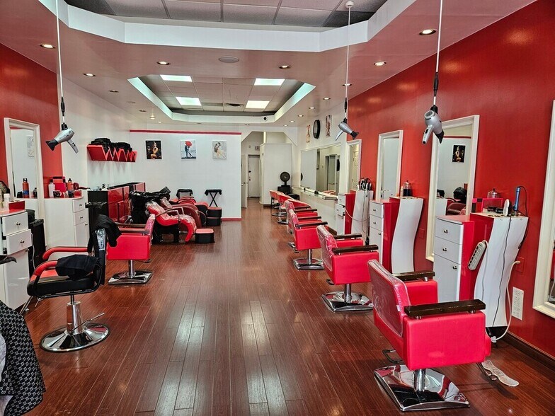 More Photos Of 1079-1083 Willis Ave, Albertson Storefront For Lease