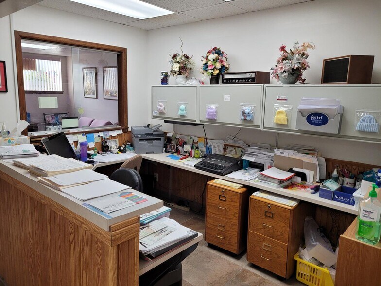 More Photos Of 4220 S 27th St, Milwaukee Medical For Sale