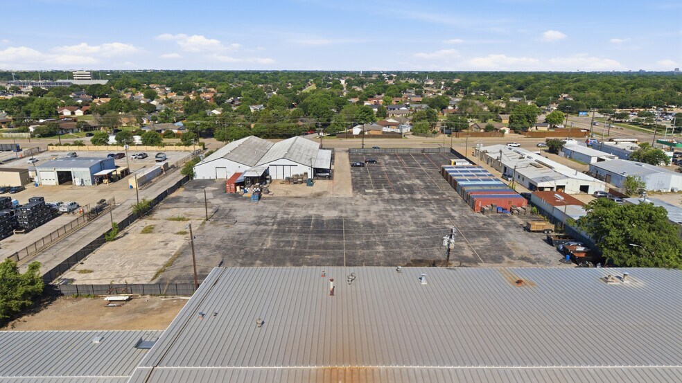More Photos Of 1824 N 1st St, Garland Warehouse For Lease