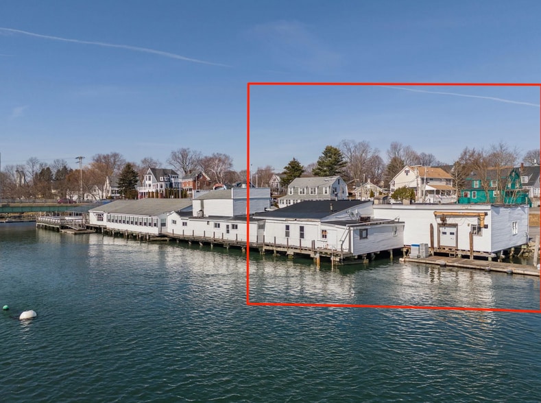 More Photos Of 9 Water St, Kittery General Retail For Lease
