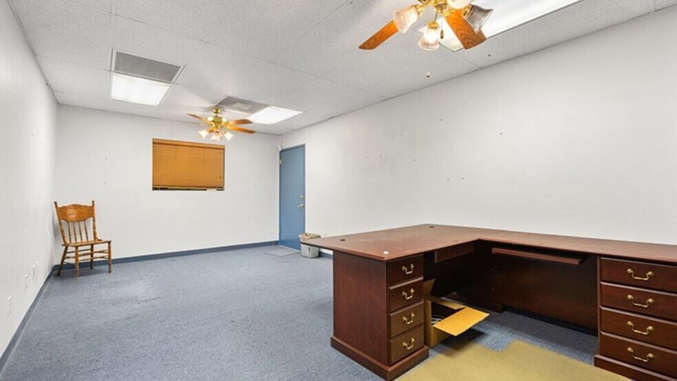 More Photos Of 6309 Seven Seas Ave, Bakersfield Warehouse For Lease