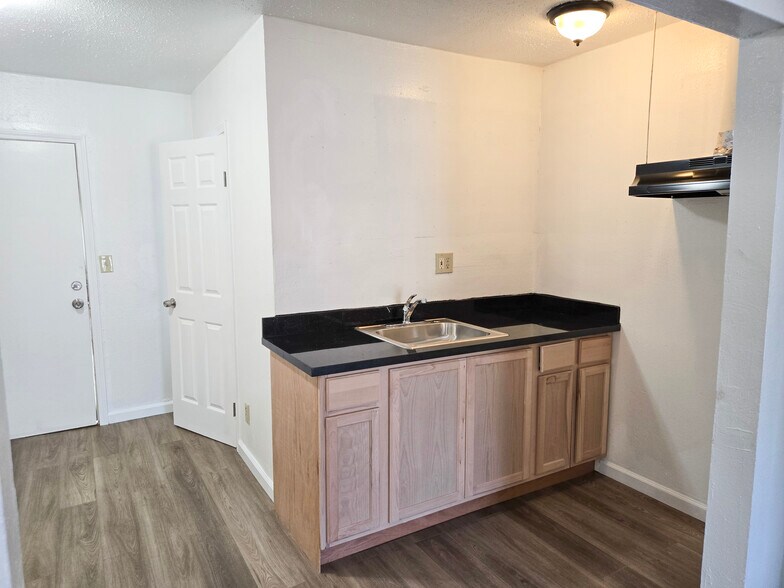 More Photos Of 1920 Marin St, Vallejo Apartments For Sale