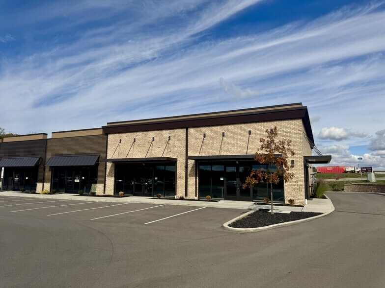 More Photos Of 4075-4089 Adair Ave, Valencia Storefront Retail Office For Lease