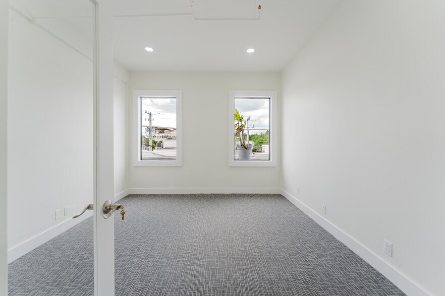 More Photos Of 411 E Atlantic Ave, Delray Beach Storefront Retail Office For Lease