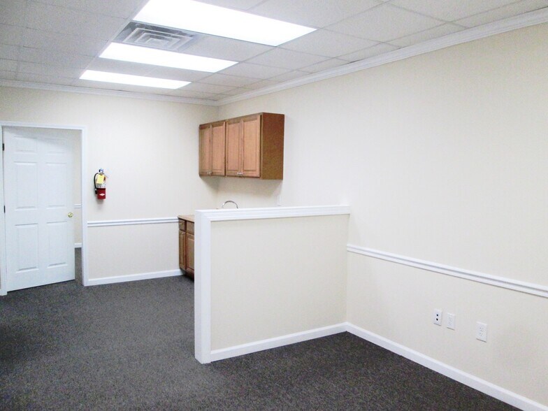 More Photos Of 3867 Holcomb Bridge Rd, Peachtree Corners Office For Lease