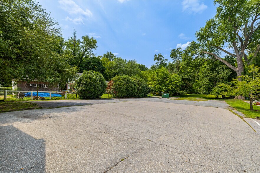 More Photos Of 410 Main St, Reisterstown Medical For Lease