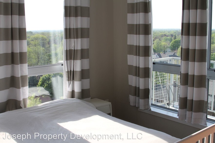 More Photos Of 4175 N Oakland Ave, Shorewood Multifamily For Sale