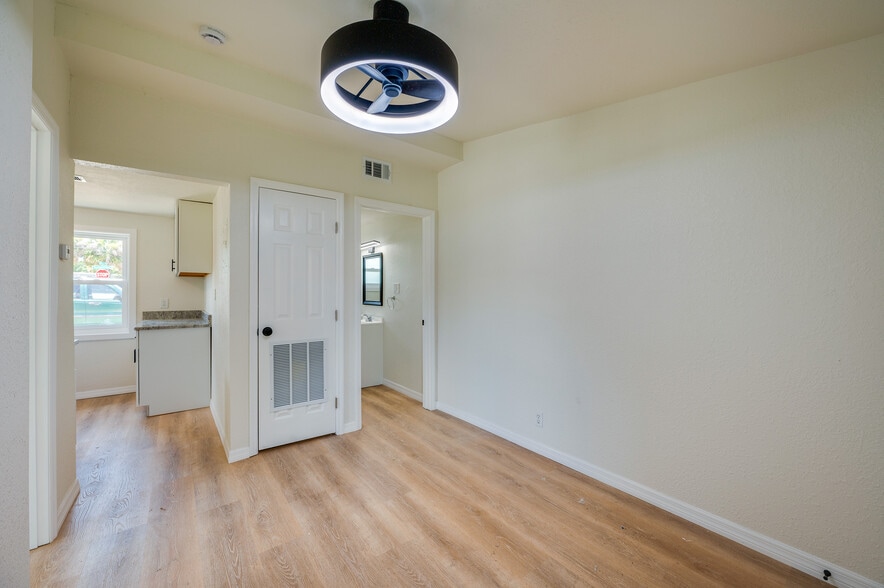 More Photos Of 259 Jefferson St, Daytona Beach Multifamily For Sale