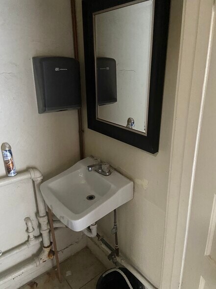 More Photos Of 700 S Pacific Ave, San Pedro Apartments For Lease