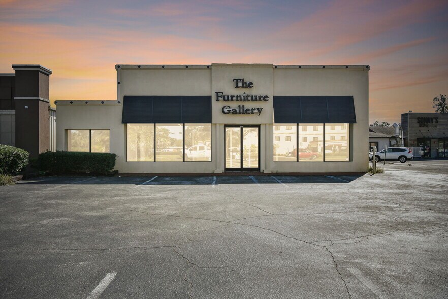 More Photos Of 1956 Kingsley Ave, Orange Park General Retail For Lease