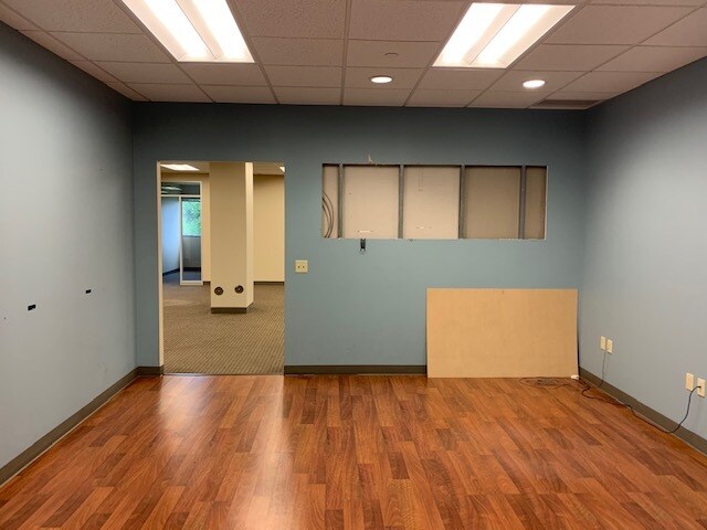 More Photos Of 1000 Commerce Dr, Pittsburgh Office For Lease