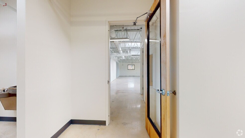 More Photos Of 929-933 White St, Atlanta Unknown For Lease