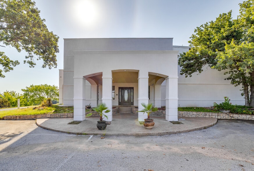More Photos Of 151 Fox Rd, Weatherford Storefront Retail Residential For Lease