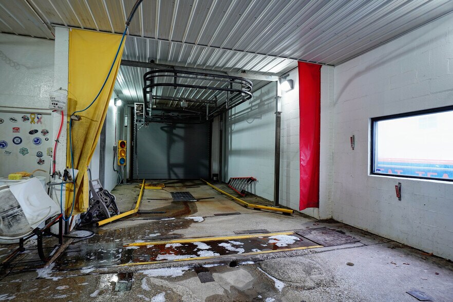 More Photos Of 3980 Teays Valley Rd, Hurricane General Retail For Sale