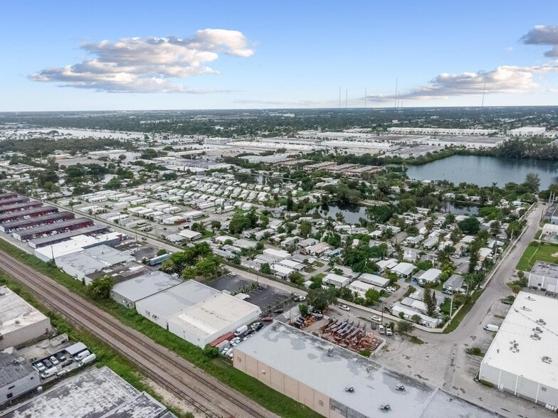 More Photos Of 2111 SW 31st Ave, Hallandale Beach Warehouse For Sale