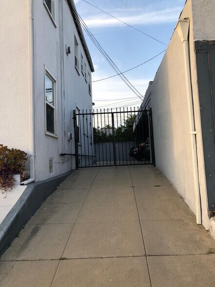 More Photos Of 1296 S Citrus Ave, Los Angeles Apartments For Sale
