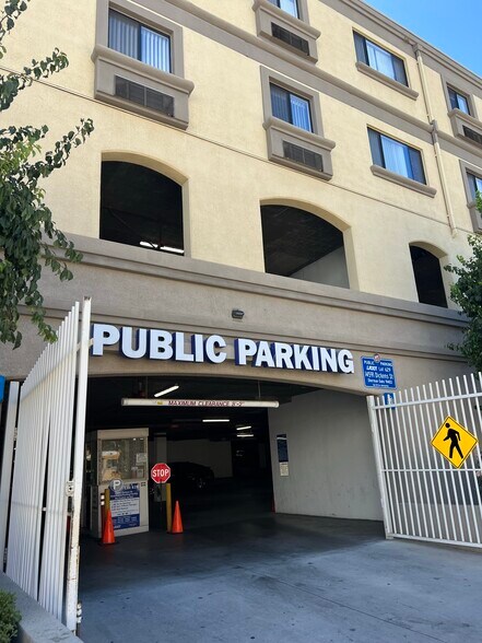 More Photos Of 14600-14612 Ventura Blvd, Sherman Oaks Storefront For Lease