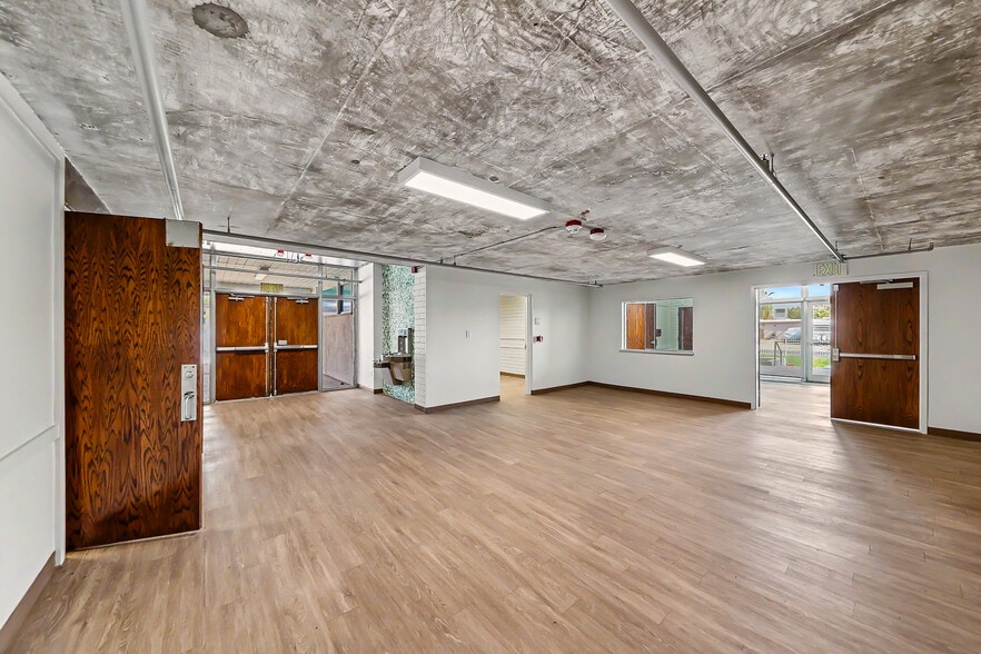 More Photos Of 2401 E Tonopah Ave, North Las Vegas Religious Facility For Sale