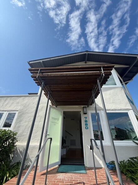 More Photos Of 7880 Exchange Pl, La Jolla Freestanding For Lease