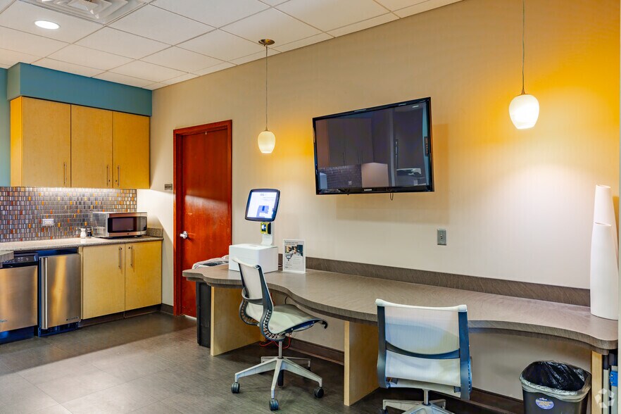 More Photos Of 14301 FNB Pky, Omaha Coworking Space