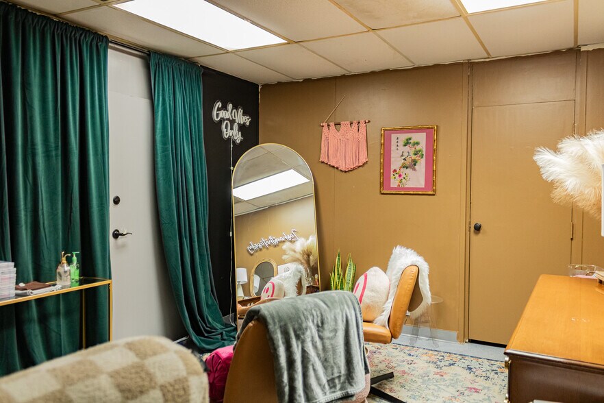 More Photos Of 900 W WM J Bryan Pky, Bryan Schools For Sale