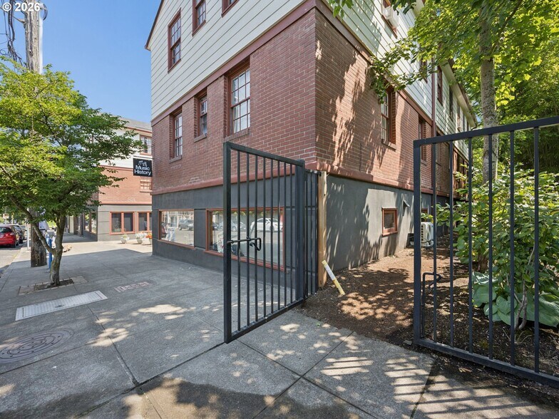 More Photos Of 5400 NE 30th Ave, Portland Office For Lease