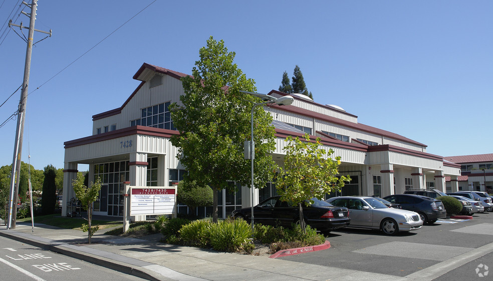 More Photos Of 7428 Redwood Blvd, Novato Office For Lease