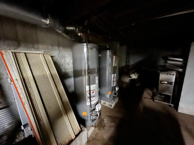 More Photos Of 839 Elizabeth Ave, Elizabeth Storefront For Sale