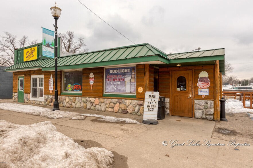 More Photos Of 103 S Charles St, White Cloud Restaurant For Sale