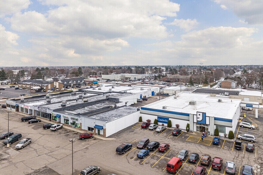 More Photos Of 2501-2551 8th St S, Wisconsin Rapids Unknown For Lease