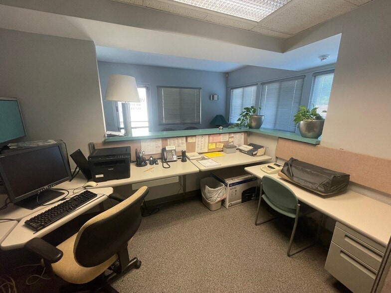 More Photos Of 13822 Beach Blvd, Westminster Office For Sale