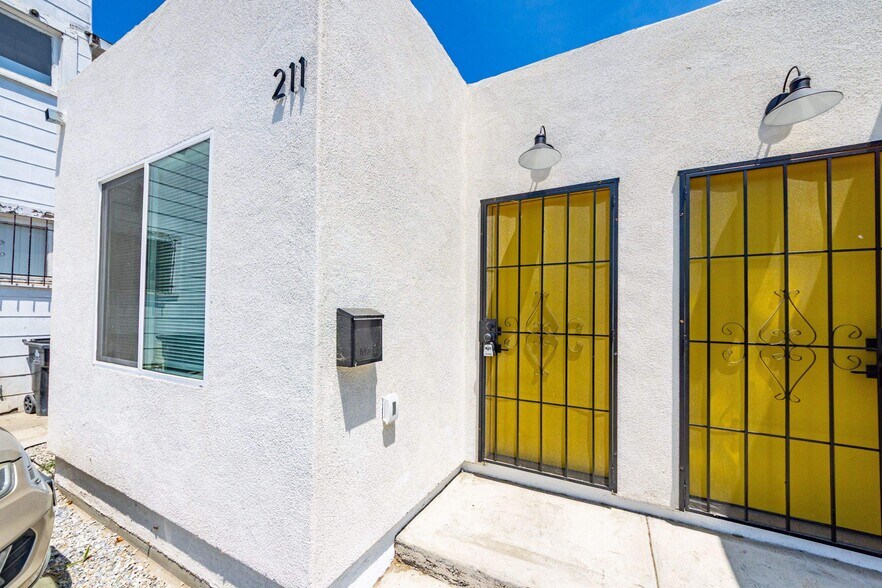 More Photos Of 4626 Wall St, Los Angeles Apartments For Sale