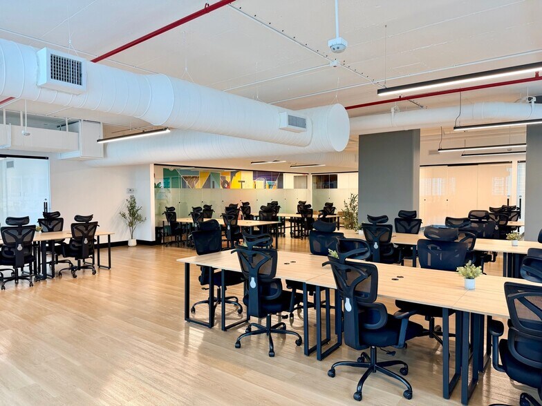 More Photos Of 1100 Brickell Bay Dr, Miami Coworking Space