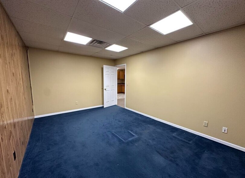 More Photos Of 1605 W Candletree Dr, Peoria Office For Sale