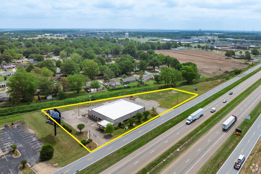 More Photos Of 2596 Interstate 55, Marion Medical For Sale