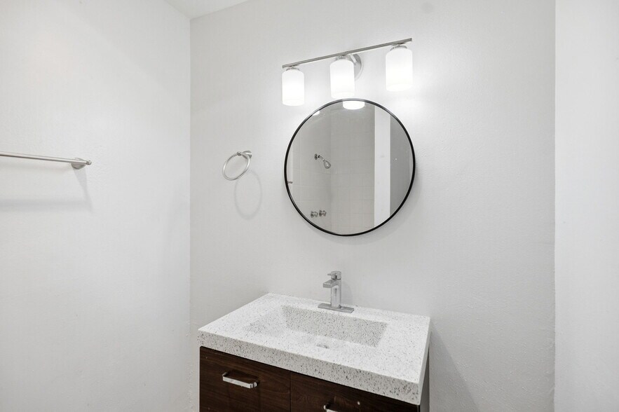 More Photos Of 4881 Rolando Ct, San Diego Apartments For Sale