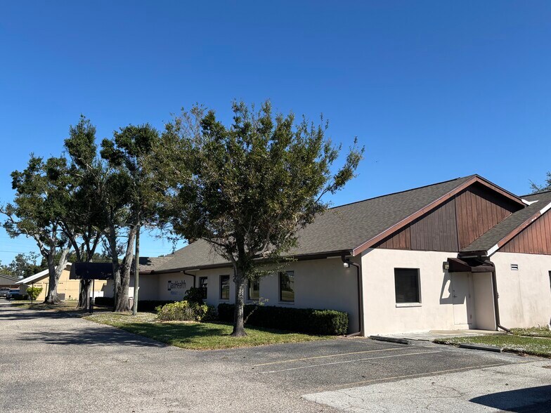 More Photos Of 602-606 4th Ave W, Palmetto Medical For Sale