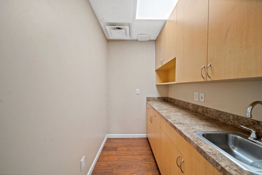 More Photos Of 1575 Hillside Ave, New Hyde Park Medical For Sale