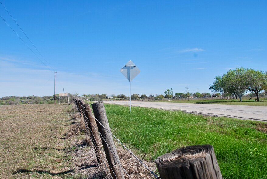 More Photos Of TBD State Highway 95, Moulton Land For Sale