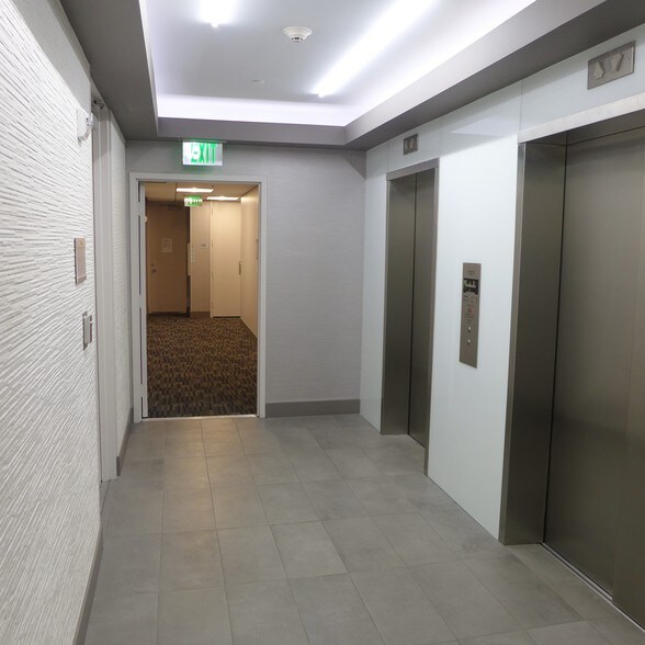 More Photos Of 16260 Ventura Blvd, Encino Medical For Lease