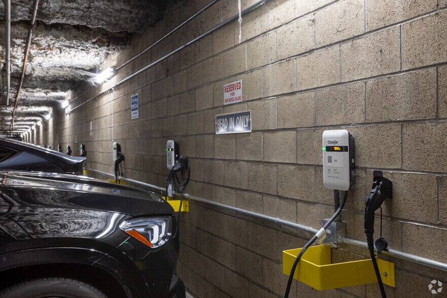 More Photos Of 4221 Wilshire Blvd, Los Angeles Office For Lease