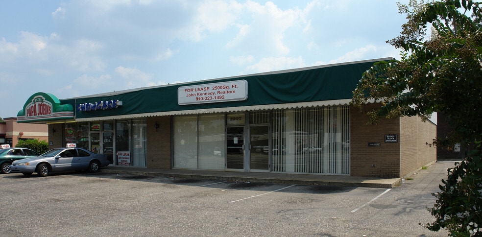 Primary Photo Of 2905-2907 Raeford Rd, Fayetteville Fast Food For Sale