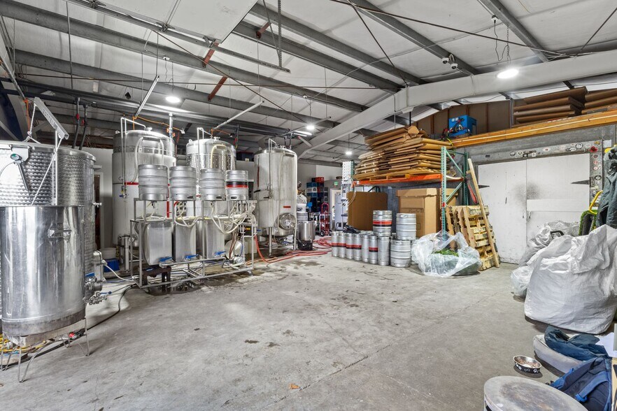 More Photos Of 138 Hodgden N st, Tenino Flex For Lease