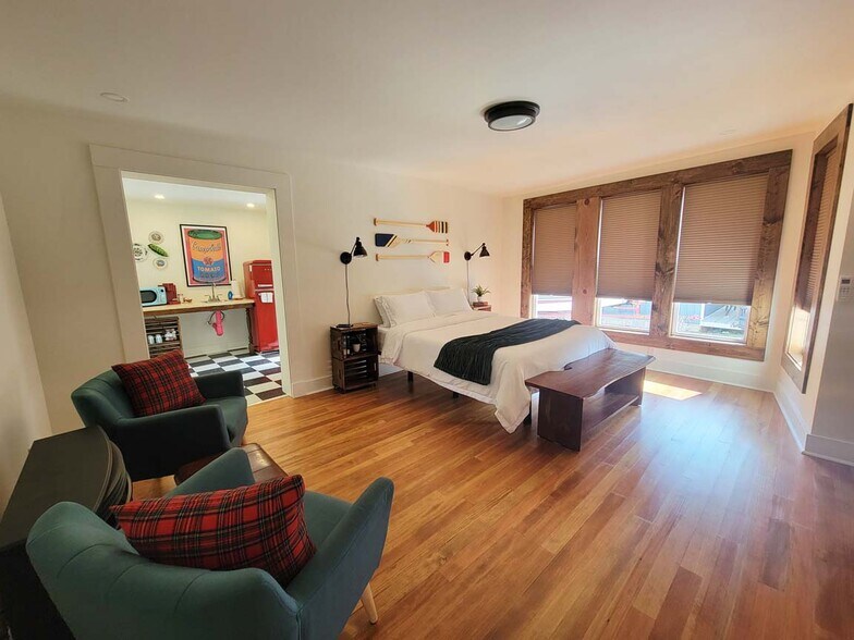 More Photos Of 110 Mc Lean Ave, Cotter Hotel For Sale