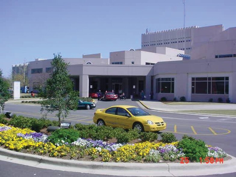 Primary Photo Of 833 Princeton Ave SW, Birmingham Hospital For Lease