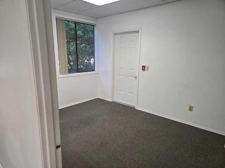 More Photos Of 1211 4th Ave E, Olympia Office For Lease
