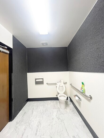 More Photos Of 7840 Madison Ave, Fair Oaks Office For Sale