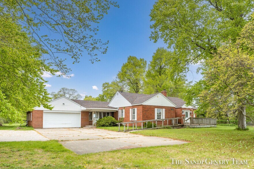 More Photos Of 4631 Harvey St, Norton Shores Medical For Sale